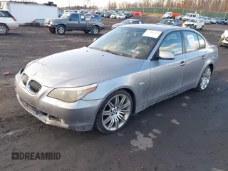 2007 BMW 5 Series 530i with VIN WBANE73567CM57179, listed as a IAAI auction lot 41487712 with 174,100 mi miles. Bid and sale history available at carsss.com. Image 2.
