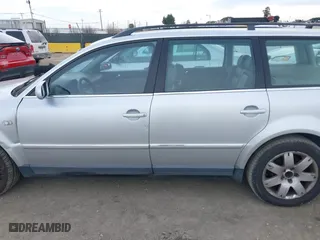 2003 Volkswagen Passat GLX with VIN WVWYH63B73E462624, listed as a IAAI auction lot 41555785 with 166,521 mi miles. Bid and sale history available at carsss.com. Image 14.