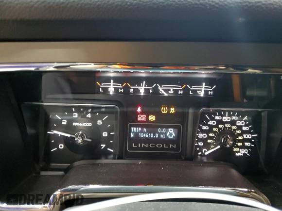 2011 Lincoln Navigator with VIN 5LMJJ2J5XBEJ04114, listed as a Copart auction lot 87755705 with 104,610 mi miles and Salvage title. Bid and sale history available at DreamBid. Image 9.