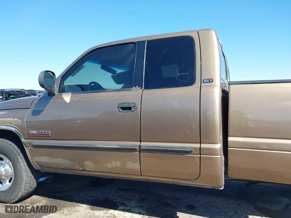 2001 Dodge Ram 2500 with VIN 3B7KC23661G729757, listed as a IAAI auction lot 41681339 with 288,065 mi miles. Bid and sale history available at carsss.com. Image 14.