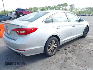 2016 Hyundai Sonata SE z VIN 5NPE24AF0GH335038, wystawiony jako IAAI lot #41958970 z przebiegiem 142 468 mil mil oraz . Historia ofert i sprzedaży dostępna na DreamBid. Obrazek 4.