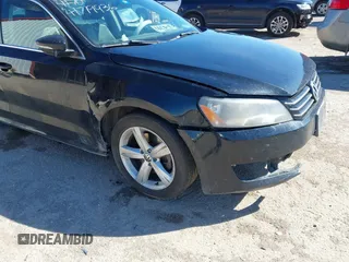2012 Volkswagen Passat SE with VIN 1VWBH7A32CC047338, listed as a IAAI auction lot 41719936 with 184,255 mi miles. Bid and sale history available at carsss.com. Image 6.