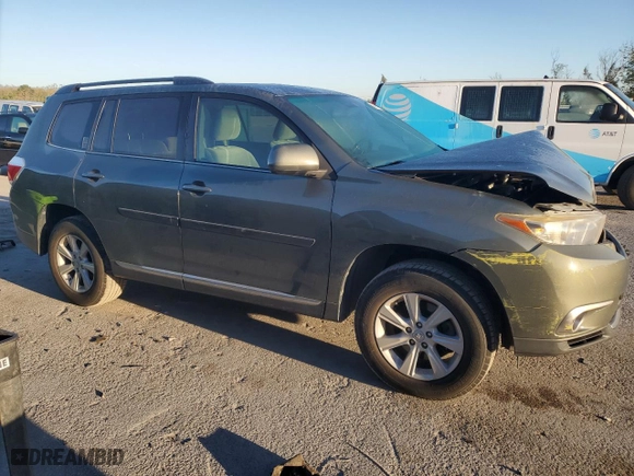 2013 Toyota Highlander with VIN 5TDZA3EH9DS039158, listed as a Copart auction lot 49694305 with 160,802 mi miles and Non Repairable. Bid and sale history available at carsss.com. Image 4.