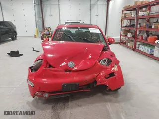 1999 Volkswagen New Beetle GLS with VIN 3VWCC21C1XM444985, listed as a IAAI auction lot 41209953 with 175,946 mi miles. Bid and sale history available at carsss.com. Image 13.