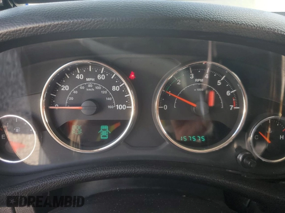 2014 Jeep Wrangler Unlimited Sahara z VIN 1C4HJWEG8EL257437, wystawiony jako Copart lot #55594695 z przebiegiem 157 575 mil mil oraz Czysty tytuł • Clean title. Historia ofert i sprzedaży dostępna na DreamBid. Obrazek 9.