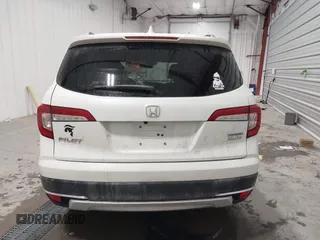 2019 Honda Pilot Touring 7-Passenger with VIN 5FNYF6H64KB005798, listed as a IAAI auction lot 41551933 with 103,151 mi miles. Bid and sale history available at carsss.com. Image 16.