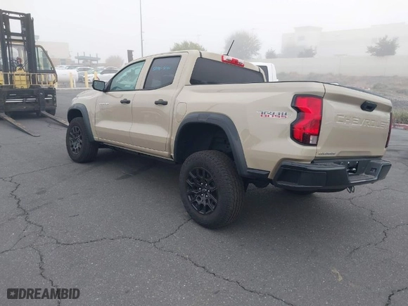 2024 Chevrolet Colorado 4WD Trail Boss with VIN 1GCPTEEK1R1210577, listed as a IAAI auction lot 41212420 with 3,193 mi miles. Bid and sale history available at carsss.com. Image 3.