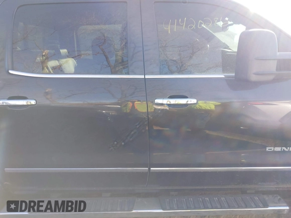 2015 GMC Sierra 1500 Denali with VIN 3GTU2WEC0FG387123, listed as a IAAI auction lot 41420286 with 178,385 mi miles. Bid and sale history available at carsss.com. Image 13.