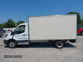 2018 Ford Transit z VIN 1FDBF8ZM8JKA99681, wystawiony jako IAAI lot #42656275 z przebiegiem 65 897 mil mil oraz . Historia ofert i sprzedaży dostępna na DreamBid. Obrazek 14.
