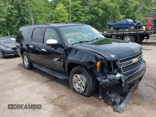2010 Chevrolet Suburban LT with VIN 1GNUKJE34AR270941, listed as a IAAI auction lot 42282019 with 196,122 mi miles and . Bid and sale history available at DreamBid. Image 1.