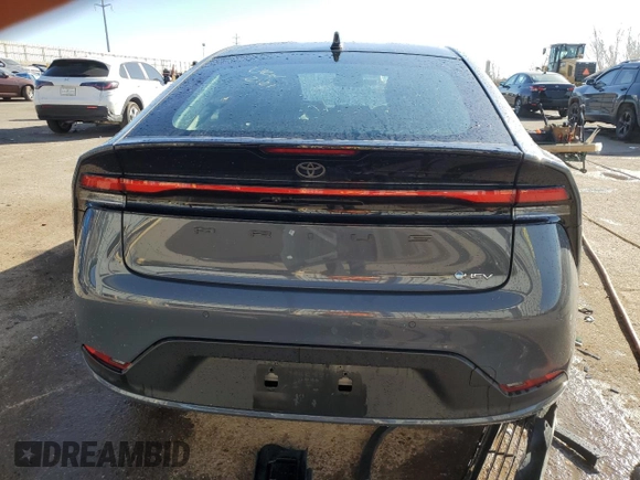 2024 Toyota Prius LE z VIN JTDACAAU2R3028428, wystawiony jako Copart lot #47221845 z przebiegiem Nie podano mil oraz Nie do naprawy • Non repairable. Historia ofert i sprzedaży dostępna na DreamBid. Obrazek 6.