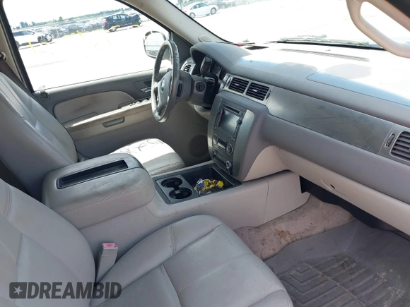 2007 Chevrolet Avalanche 1LT z VIN 3GNFK123X7G171093, wystawiony jako IAAI lot #42766281 z przebiegiem 307 643 mil mil oraz . Historia ofert i sprzedaży dostępna na DreamBid. Obrazek 5.