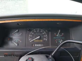 1992 Ford Econoline Cargo z VIN 1FDEE14N3NHA25465, wystawiony jako IAAI lot #42149941 z przebiegiem 172 438 mil mil oraz . Historia ofert i sprzedaży dostępna na DreamBid. Obrazek 7.