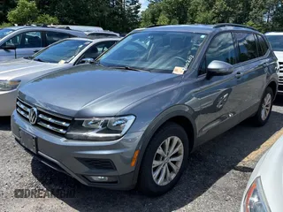 2018 Volkswagen Tiguan S z VIN 3VV0B7AX2JM014870, wystawiony jako Copart lot #65734835 z przebiegiem 118 575 mil mil oraz Czysty tytuł • Clean title. Historia ofert i sprzedaży dostępna na DreamBid. Obrazek 2.
