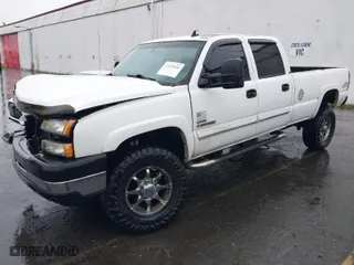 2006 Chevrolet Silverado 2500HD LT1 with VIN 1GCHK23D46F191371, listed as a IAAI auction lot 41032500 with 1 mi miles. Bid and sale history available at carsss.com. Image 2.