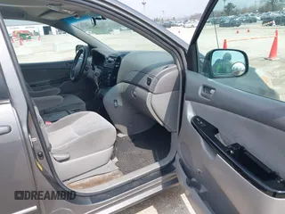 2005 Toyota Sienna CE with VIN 5TDZA23C35S308645, listed as a IAAI auction lot 42018335 with 228,214 mi miles. Bid and sale history available at carsss.com. Image 5.