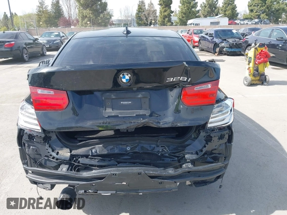 2014 BMW 3 Series 328i with VIN WBA3C1C55EK115218, listed as a IAAI auction lot 41824817 with 101,941 mi miles. Bid and sale history available at carsss.com. Image 17.