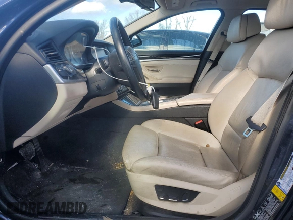 2012 BMW 5 Series 550i xDrive z VIN WBAFU9C58CC788178, wystawiony jako Copart lot #42806645 z przebiegiem 95 447 mil mil oraz Szkoda całkowita • Salvage title. Historia ofert i sprzedaży dostępna na DreamBid. Obrazek 7.