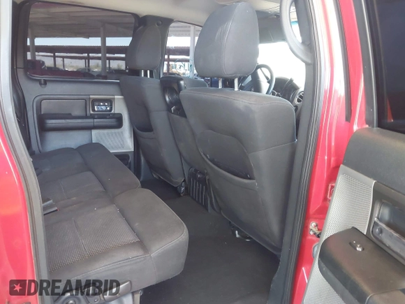 2004 Ford F-150 XLT z VIN 1FTPW14554KB99596, wystawiony jako IAAI lot #42575950 z przebiegiem 142 071 mil mil oraz . Historia ofert i sprzedaży dostępna na DreamBid. Obrazek 8.