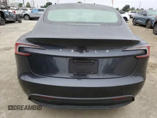 2024 Tesla Model 3 z VIN 5YJ3E1EA8RF744353, wystawiony jako Copart lot #50660175 z przebiegiem 2424 mil mil oraz Szkody całkowita. Historia ofert i sprzedaży dostępna na DreamBid. Obrazek 6.