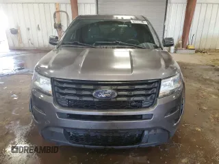 2018 Ford Police Interceptor Utility z VIN 1FM5K8ATXJGC77170, wystawiony jako Copart lot #76998874 z przebiegiem 133 130 mil mil oraz Czysty tytuł • Clean title. Historia ofert i sprzedaży dostępna na DreamBid. Obrazek 5.
