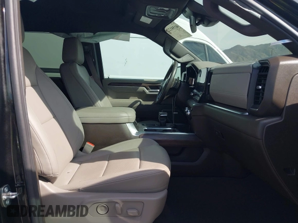 2024 GMC Sierra 1500 with VIN 1GTPHDE88RZ333584, listed as a IAAI auction lot 41581228 with 6,231 mi miles and . Bid and sale history available at DreamBid. Image 5.
