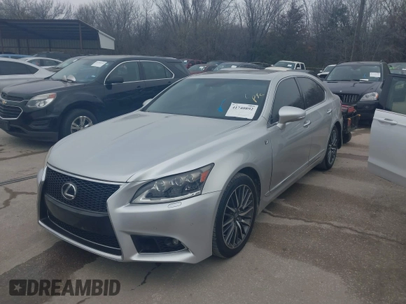 2013 Lexus LS 460 z VIN JTHCL5EF7D5017562, wystawiony jako IAAI lot #41740892 z przebiegiem 165 561 mil mil oraz . Historia ofert i sprzedaży dostępna na DreamBid. Obrazek 17.
