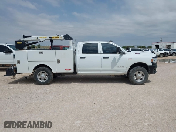2022 Ram 2500 Tradesman with VIN 3C6UR5HJ8NG366140, listed as a IAAI auction lot 42468290 with 51,581 mi miles and . Bid and sale history available at DreamBid. Image 13.
