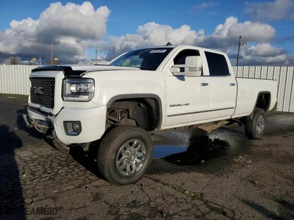 2015 GMC Sierra 3500HD Denali with VIN 1GT424E87FF176566, listed as a Copart auction lot 87201084 with 141,245 mi miles and Salvage Title. Bid and sale history available at carsss.com. Image 1.