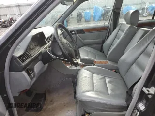 1993 Mercedes-Benz E Class with VIN WDBEA32EXPB907462, listed as a Copart auction lot 50077925 with 293,487 mi miles and Salvage Title. Bid and sale history available at carsss.com. Image 7.