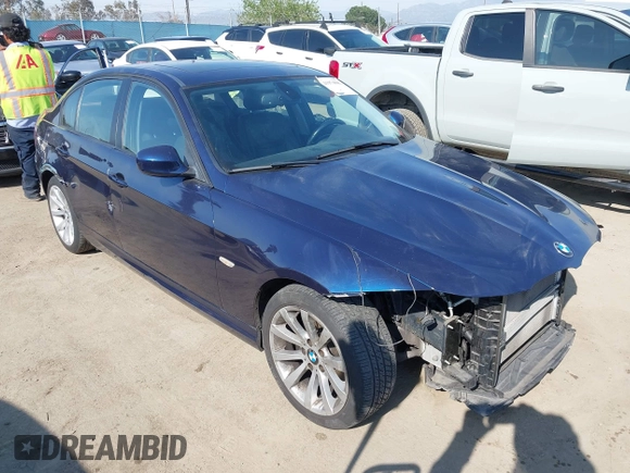 2011 BMW 3 Series 328i with VIN WBAPH5G59BNM72013, listed as a IAAI auction lot 41970086 with 71,408 mi miles. Bid and sale history available at carsss.com. Image 1.