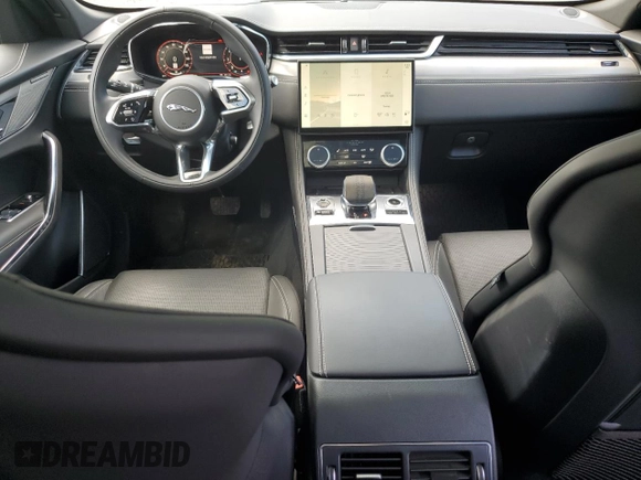 2024 Jaguar F-Pace R-Dynamic S z VIN SADCT2FU0RA722896, wystawiony jako Copart lot #59187375 z przebiegiem 9 589 mil mil oraz Szkoda całkowita • Salvage title. Historia ofert i sprzedaży dostępna na DreamBid. Obrazek 8.