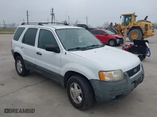 2003 Ford Escape XLT Popular with VIN 1FMYU03183KE17382, listed as a IAAI auction lot 41808661 with 307,503 mi miles. Bid and sale history available at carsss.com. Image 1.