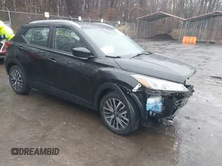 2022 Nissan Kicks SV with VIN 3N1CP5CV4NL500799, listed as a IAAI auction lot 41520212 with 59,507 mi miles. Bid and sale history available at carsss.com. Image 1.