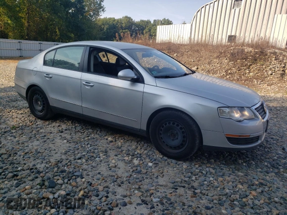 2007 Volkswagen Passat z VIN WVWJK73C67P091953, wystawiony jako Copart lot #71423974 z przebiegiem 73 153 mil mil oraz Czysty tytuł • Clean title. Historia ofert i sprzedaży dostępna na DreamBid. Obrazek 4.