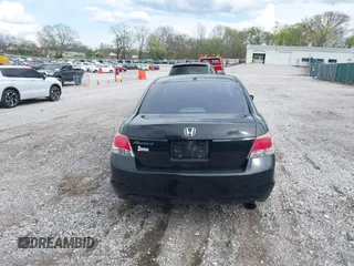 2010 Honda Accord EX-L z VIN 1HGCP2F86AA032708, wystawiony jako IAAI lot #42010837 z przebiegiem 196 739 mil mil oraz . Historia ofert i sprzedaży dostępna na DreamBid. Obrazek 16.