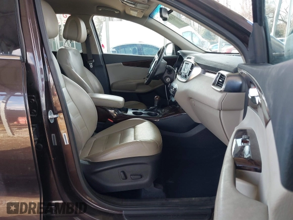 2016 Kia Sorento EX with VIN 5XYPHDA12GG020664, listed as a IAAI auction lot 41476594 with 111,892 mi miles and . Bid and sale history available at DreamBid. Image 5.