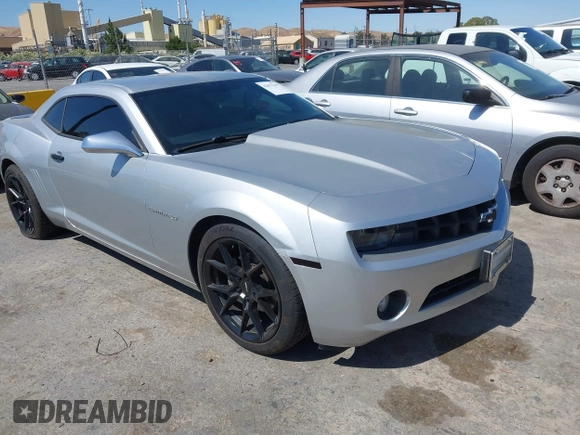 2011 Chevrolet Camaro 1LT with VIN 2G1FB1ED0B9199638, listed as a IAAI auction lot 42677358 with 106,128 mi miles and . Bid and sale history available at DreamBid. Image 1.
