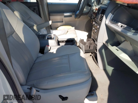 2008 Chrysler Town & Country Touring with VIN 2A8HR54P68R150251, listed as a IAAI auction lot 41351508 with Not provided miles and . Bid and sale history available at DreamBid. Image 5.