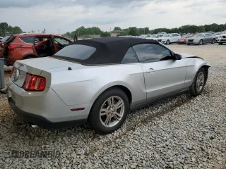 2012 Ford Mustang V6 z VIN 1ZVBP8EM4C5265359, wystawiony jako Copart lot #57124815 z przebiegiem 169 977 mil mil oraz Szkoda całkowita • Salvage title. Historia ofert i sprzedaży dostępna na DreamBid. Obrazek 3.