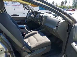 2005 Ford Explorer Sport Trac XLS z VIN 1FMDU67K25UA01209, wystawiony jako IAAI lot #39448448 z przebiegiem Nie podano mil oraz . Historia ofert i sprzedaży dostępna na DreamBid. Obrazek 5.