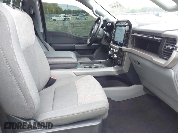 2021 Ford F-150 XL z VIN 1FTEW1CP7MKD20266, wystawiony jako IAAI lot #41618910 z przebiegiem 80 194 mil mil oraz . Historia ofert i sprzedaży dostępna na DreamBid. Obrazek 5.