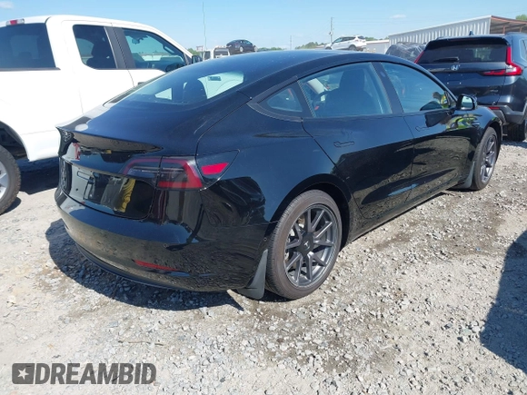 2018 Tesla Model 3 Long Range Battery z VIN 5YJ3E1EA9JF123109, wystawiony jako IAAI lot #42038158 z przebiegiem 133 361 mil mil oraz . Historia ofert i sprzedaży dostępna na DreamBid. Obrazek 4.