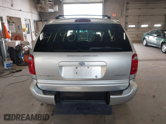 2003 Dodge Grand Caravan with VIN 2D4GP44353R166193, listed as a IAAI auction lot 41908698 with 181,371 mi miles and . Bid and sale history available at DreamBid. Image 16.