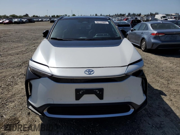2024 Toyota bZ4X XLE с VIN JTMABACAXRA055247, выставлен на аукционе Copart как лот 52137665 с пробегом 11 294 миль миль и Списание • Salvage title. История ставок и продаж доступна на DreamBid. Изображение 5.