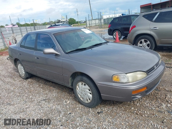 1996 Toyota Camry DX with VIN JT2BG12K1T0356821, listed as a IAAI auction lot 41860018 with 278,326 mi miles. Bid and sale history available at carsss.com. Image 1.
