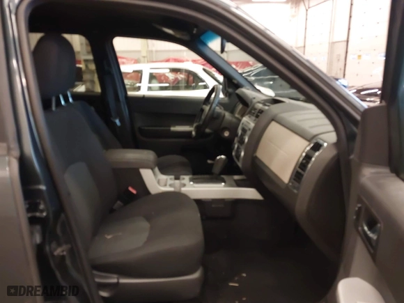 2008 Mercury Mariner with VIN 4M2CU81Z38KJ19197, listed as a IAAI auction lot 41233891 with 168,131 mi miles. Bid and sale history available at carsss.com. Image 5.