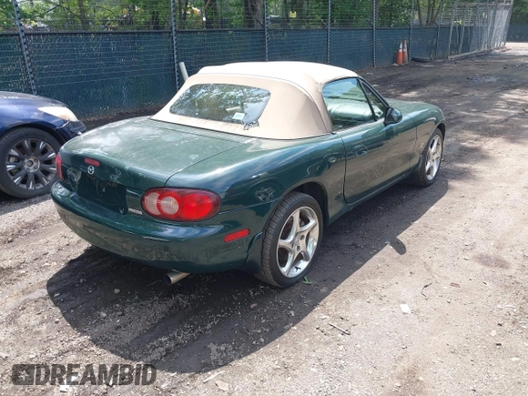 2001 Mazda MX-5 Miata z VIN JM1NB353010212273, wystawiony jako IAAI lot #42472564 z przebiegiem 191 319 mil mil oraz . Historia ofert i sprzedaży dostępna na DreamBid. Obrazek 4.