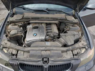2006 BMW 3 Series 325i with VIN WBAVB13536KX69406, listed as a IAAI auction lot 41925948 with 123,734 mi miles. Bid and sale history available at carsss.com. Image 10.