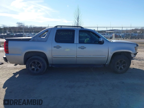 2007 Chevrolet Avalanche 3LT z VIN 3GNFK12397G125450, wystawiony jako IAAI lot #41576637 z przebiegiem 170 924 mil mil oraz . Historia ofert i sprzedaży dostępna na DreamBid. Obrazek 14.